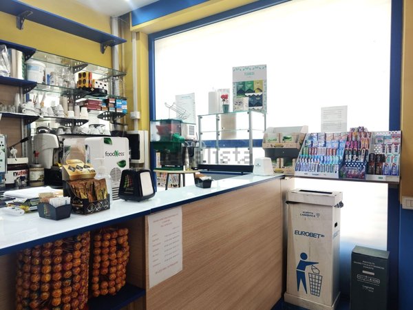 negozio in affitto ad Ortona in zona Caldari