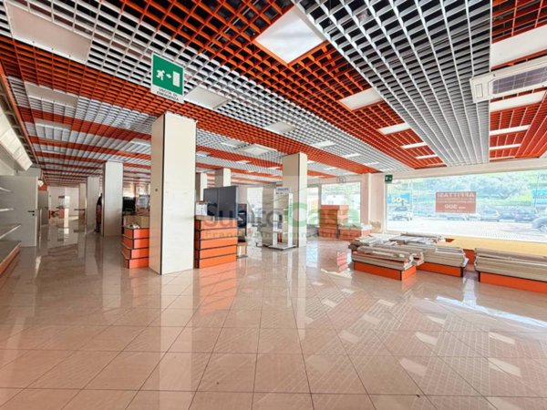 locale commerciale in affitto a Paglieta