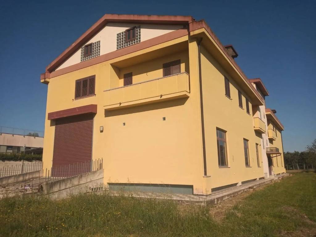 negozio in affitto a San Giovanni Teatino