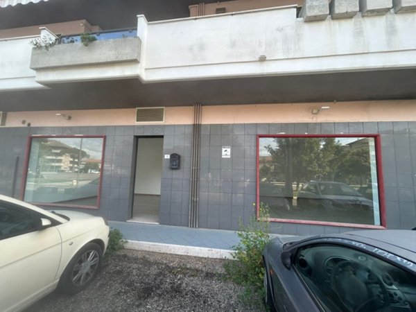 locale commerciale in affitto a San Giovanni Teatino in zona Sambuceto