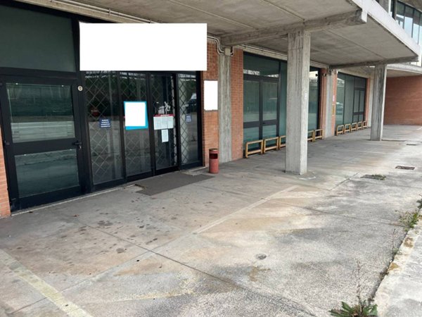 negozio in affitto a San Giovanni Teatino in zona Sambuceto