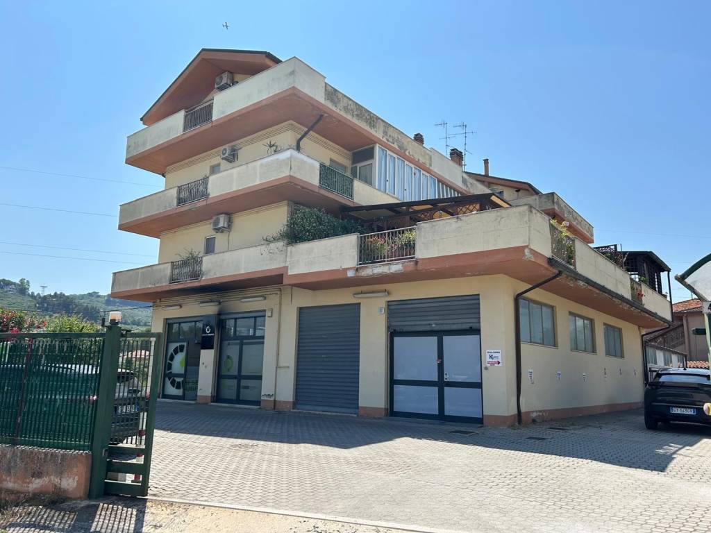 locale commerciale in affitto a San Giovanni Teatino in zona Sambuceto