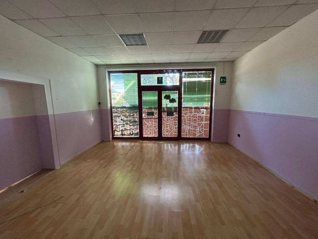 negozio in affitto a San Giovanni Teatino