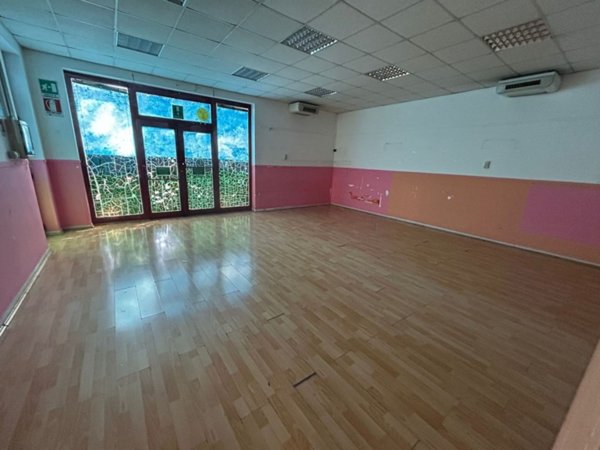 locale commerciale in affitto a San Giovanni Teatino in zona Sambuceto