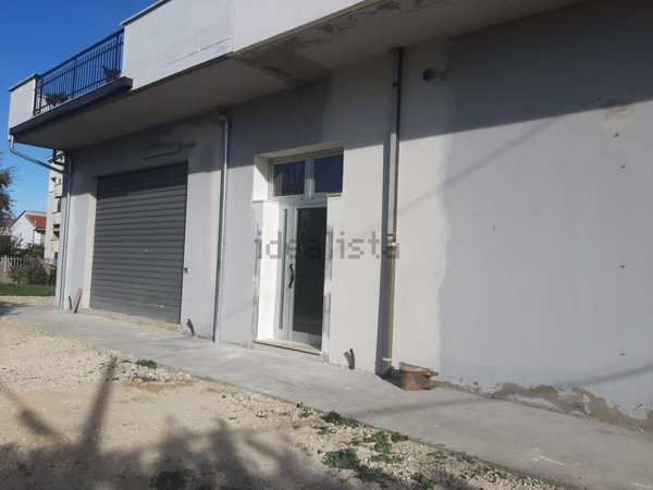 locale commerciale in affitto a San Giovanni Teatino