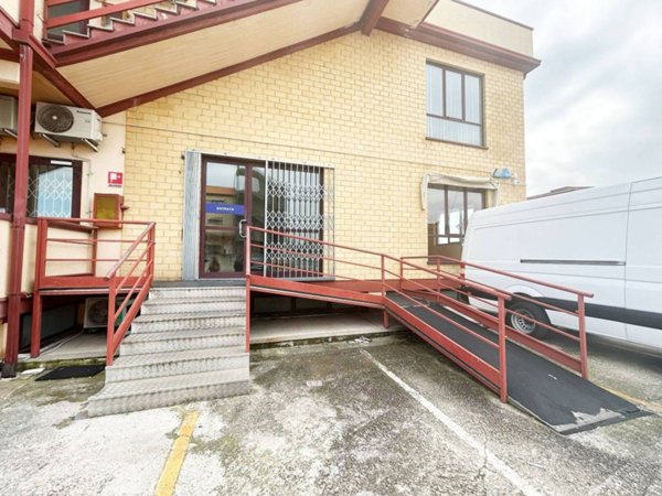 negozio in affitto a San Giovanni Teatino in zona Dragonara