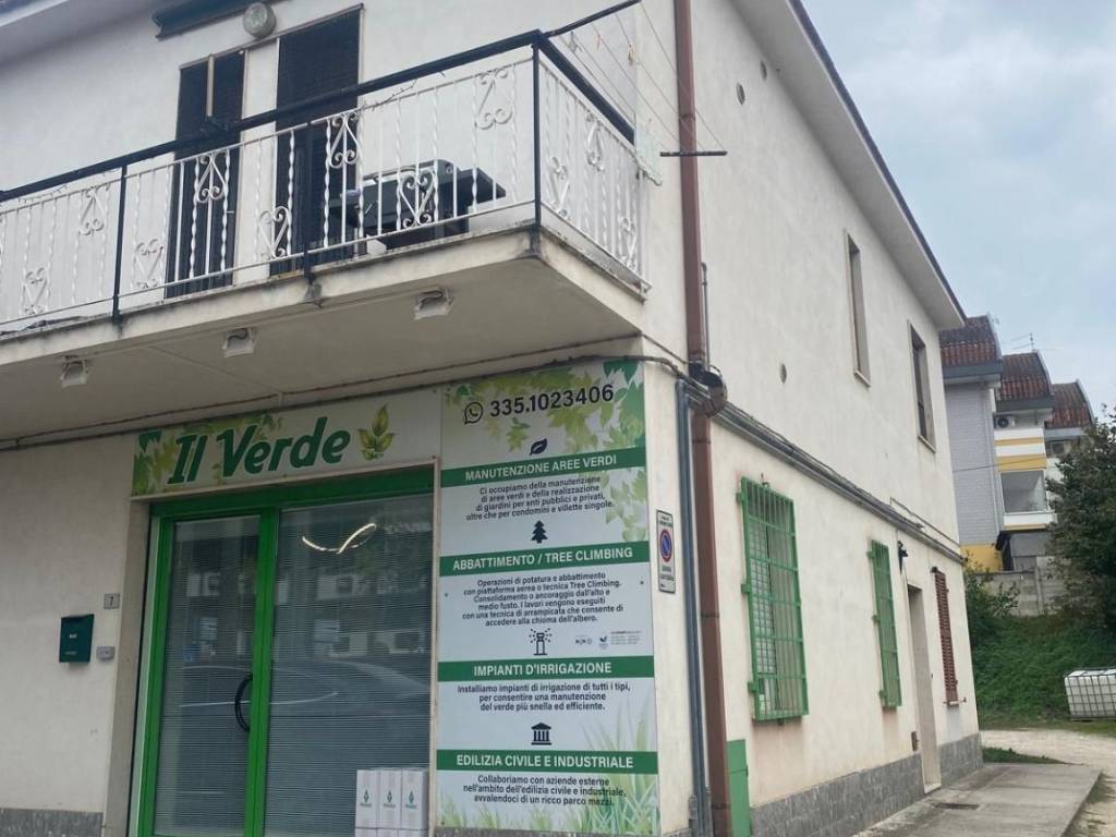 negozio in affitto a San Giovanni Teatino in zona Sambuceto