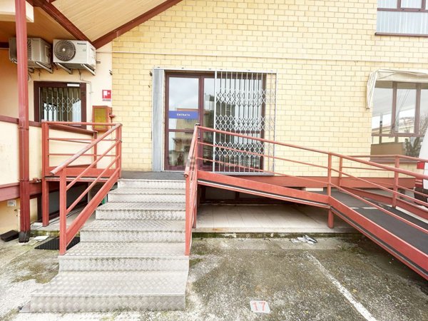 locale commerciale in affitto a San Giovanni Teatino in zona Dragonara