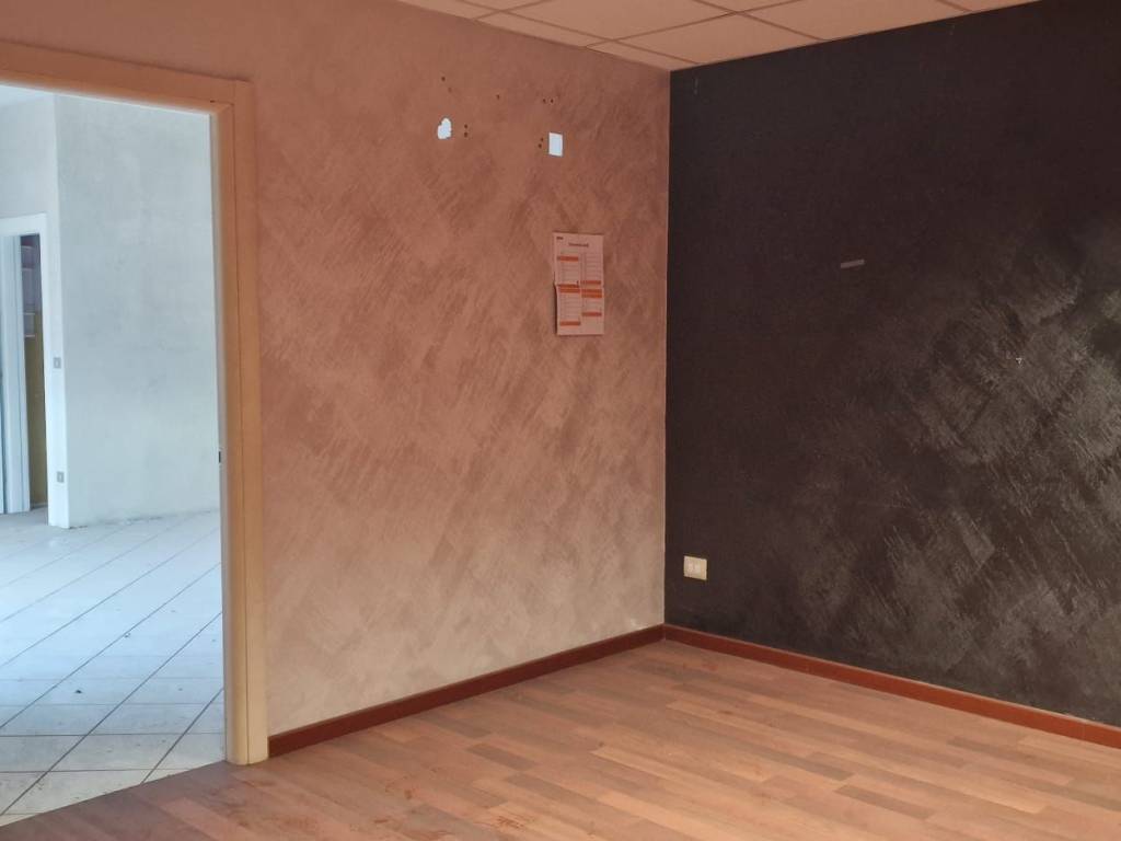 locale commerciale in affitto a San Giovanni Teatino in zona Sambuceto