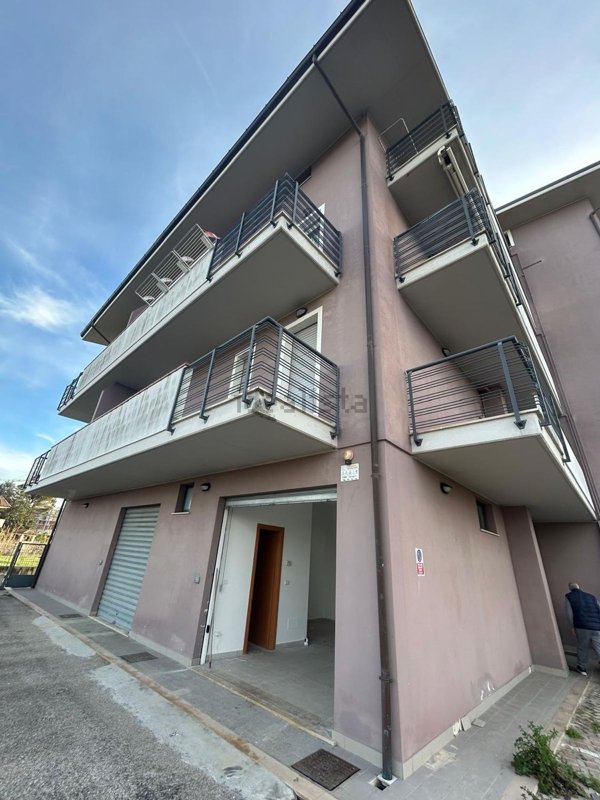 locale di sgombero in affitto a San Giovanni Teatino