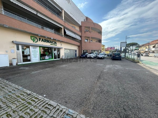 locale commerciale in affitto a San Giovanni Teatino
