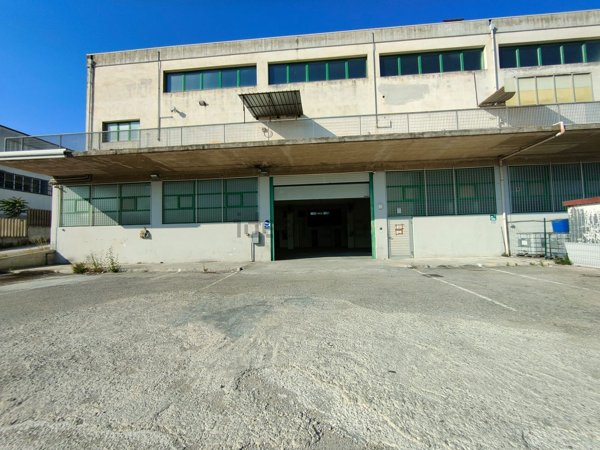 capannone in affitto a San Giovanni Teatino in zona D'Ilio