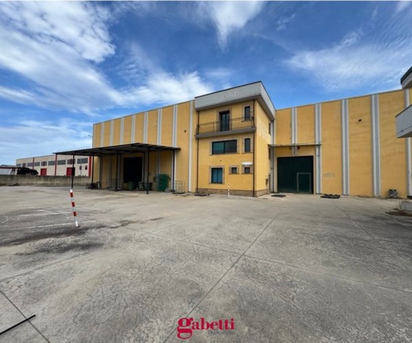 locale commerciale in affitto a San Salvo