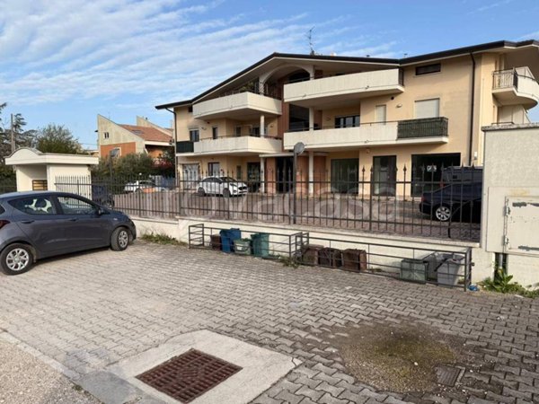 negozio in affitto a Santa Maria Imbaro