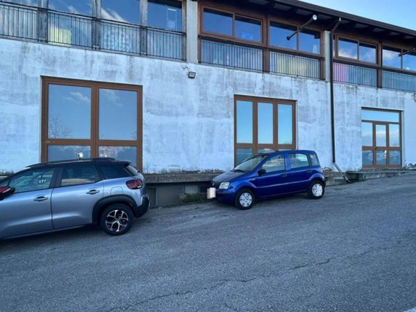 locale commerciale in affitto a Treglio