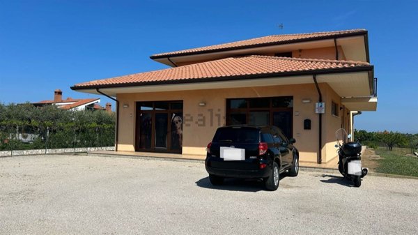 locale commerciale in affitto a Treglio in zona San Giorgio