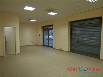 locale commerciale in affitto a Vasto