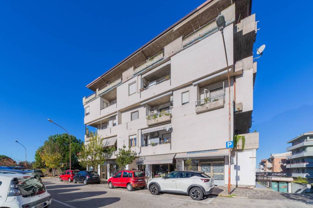 locale commerciale in affitto a Vasto