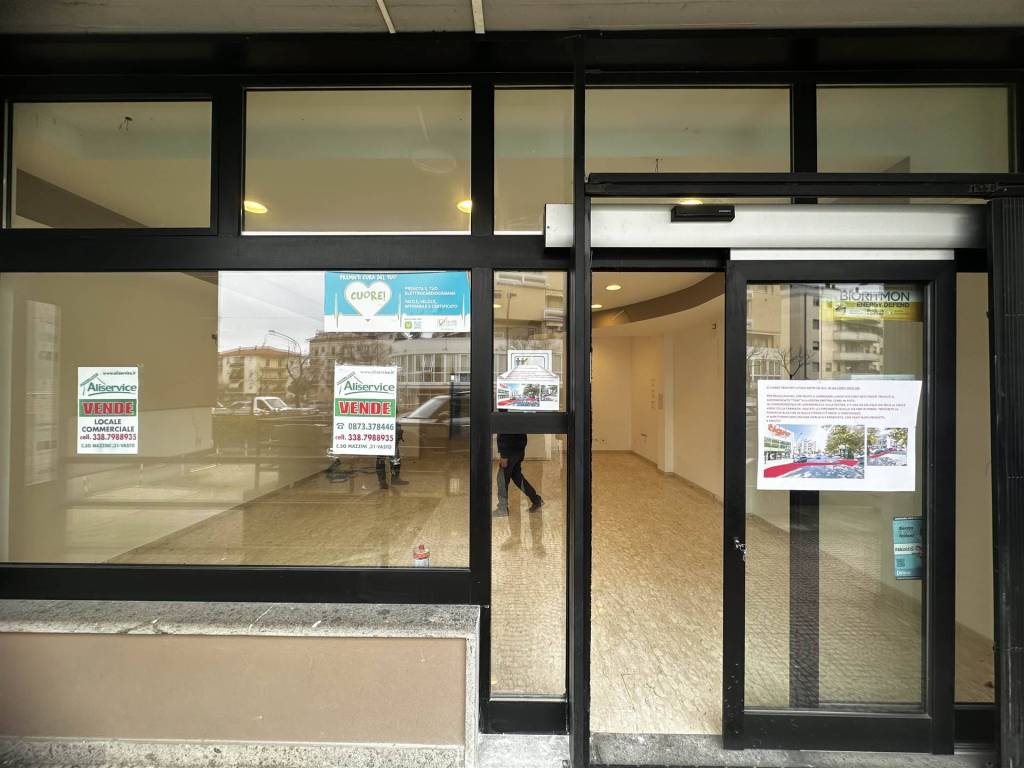 negozio in affitto a Vasto