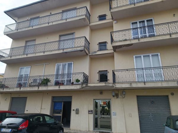 locale commerciale in affitto a Vasto