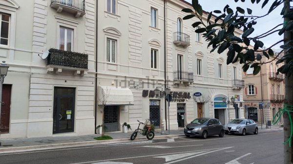 locale commerciale in affitto a Vasto
