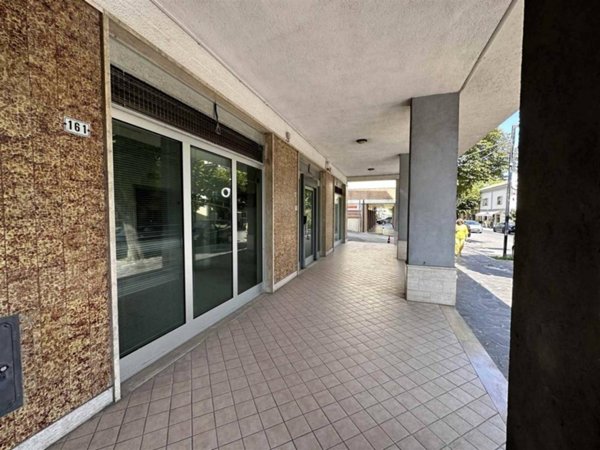 locale commerciale in affitto a Vasto