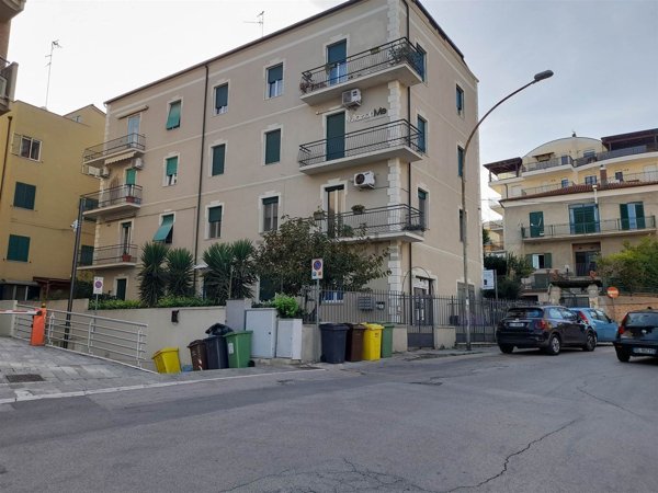 locale di sgombero in affitto a Vasto