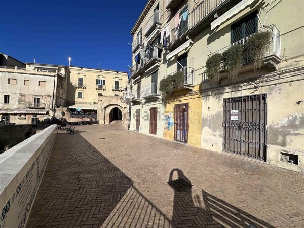 locale commerciale in affitto a Vasto