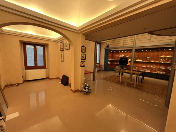 locale commerciale in affitto a Vasto