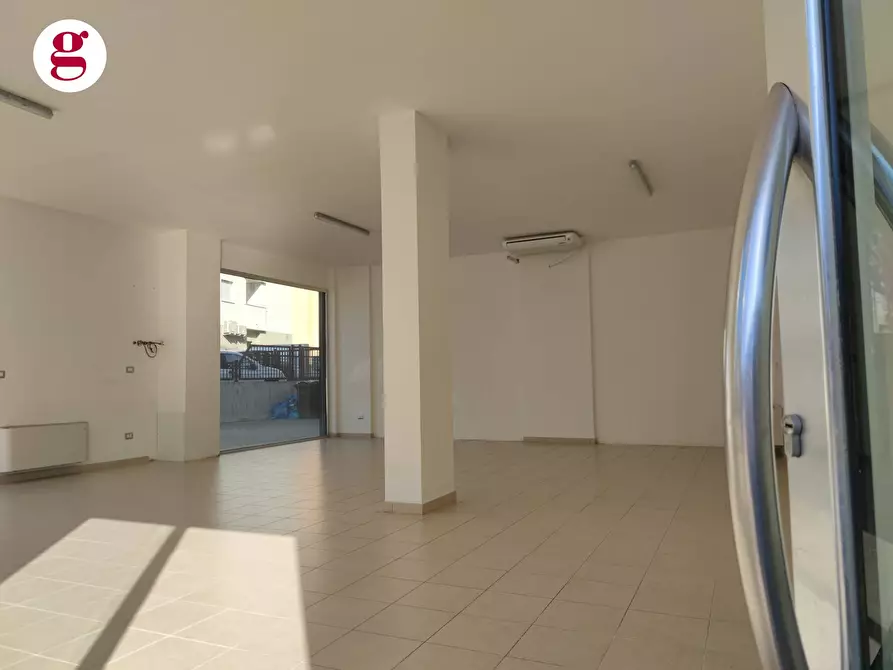 locale commerciale in affitto a Vasto