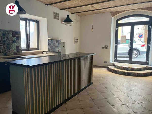 locale commerciale in affitto a Vasto