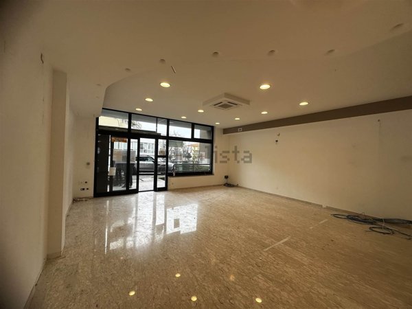 locale commerciale in affitto a Vasto