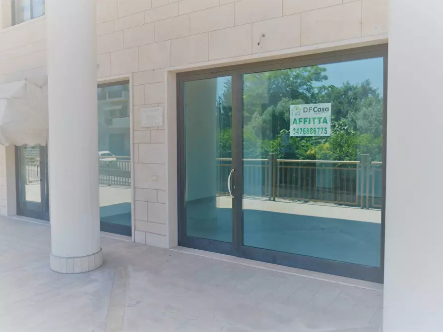 locale commerciale in affitto a Vasto