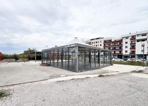 locale commerciale in affitto a Vasto