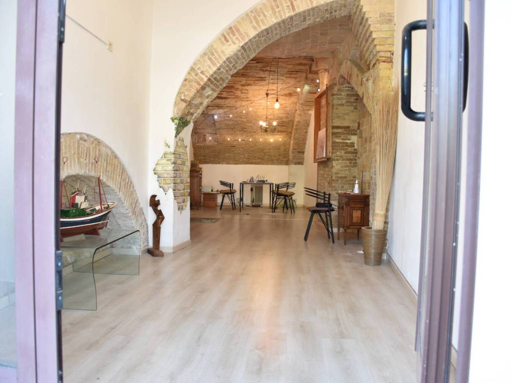 negozio in affitto a Vasto