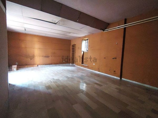 locale commerciale in affitto a Vasto