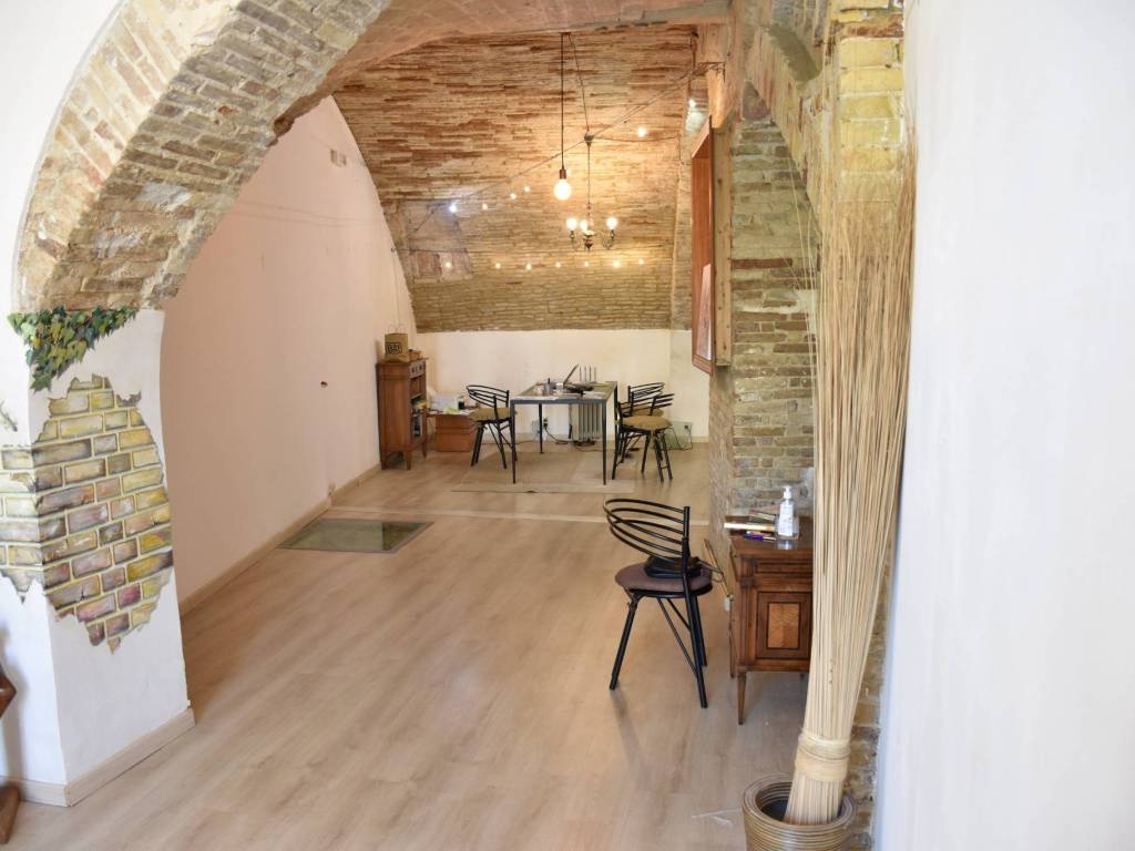 negozio in affitto a Vasto