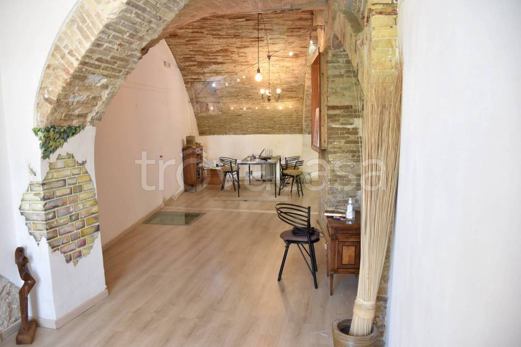 negozio in affitto a Vasto