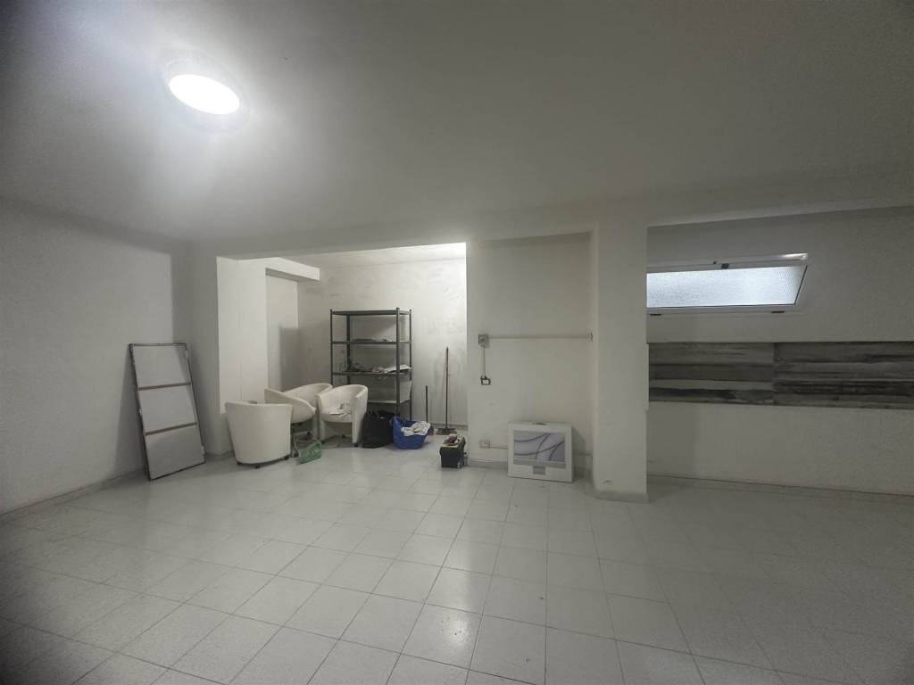 locale commerciale in affitto a Vasto