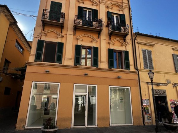 locale commerciale in affitto a Vasto