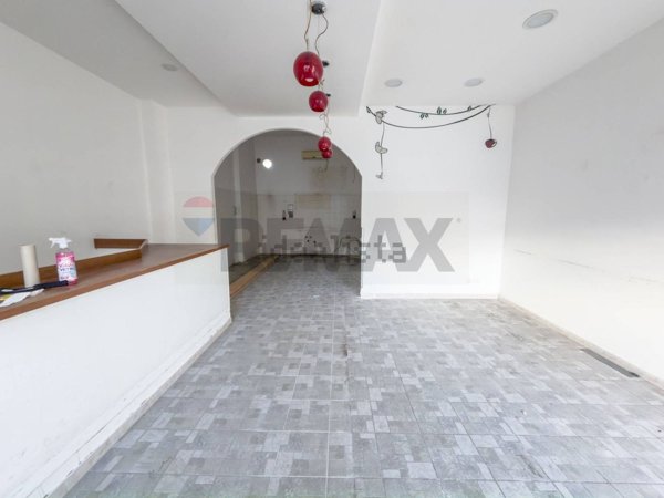 locale commerciale in affitto a Vasto