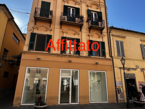locale commerciale in affitto a Vasto