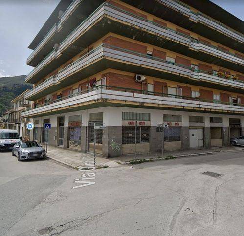 negozio in affitto a Bojano