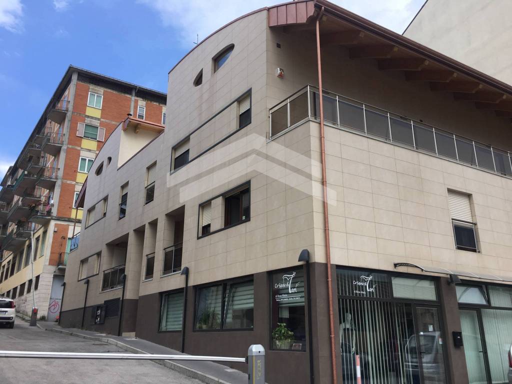 negozio in affitto a Campobasso in zona Centro Città