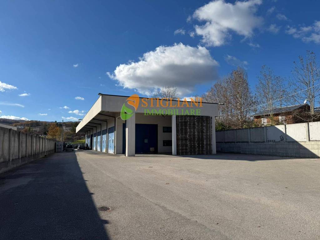 negozio in affitto a Campobasso in zona Tappino