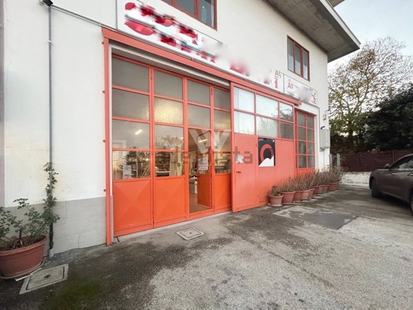 locale commerciale in affitto a Ripalimosani