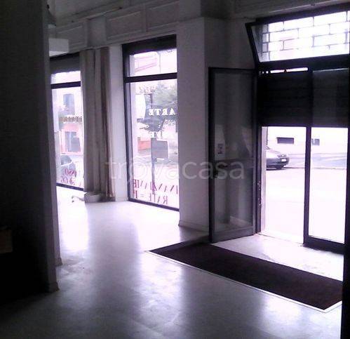 negozio in affitto a San Martino in Pensilis