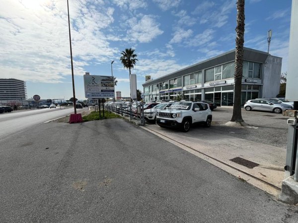 locale commerciale in affitto a Termoli