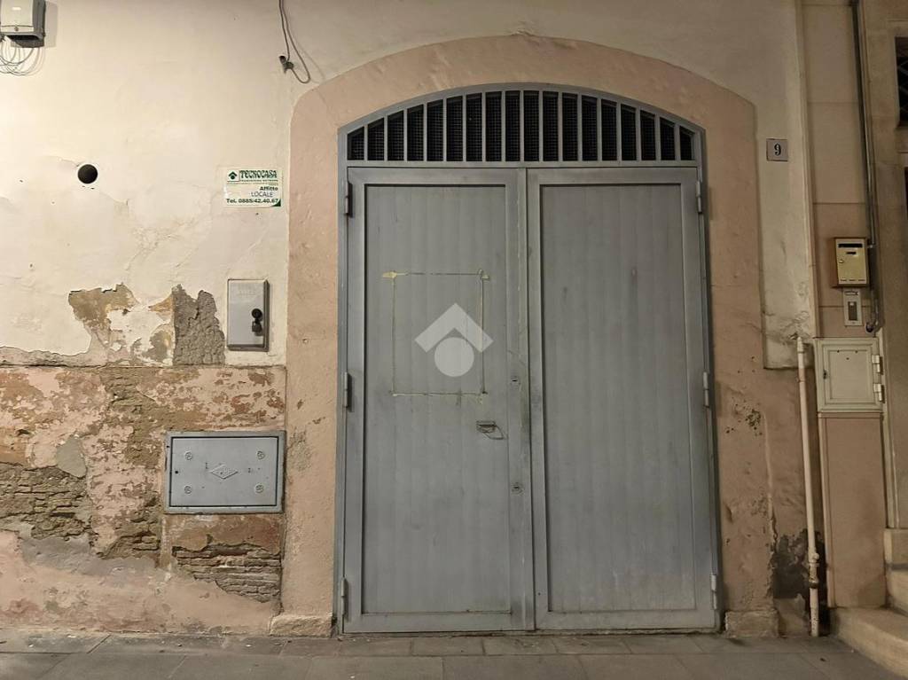 locale commerciale in affitto a Cerignola