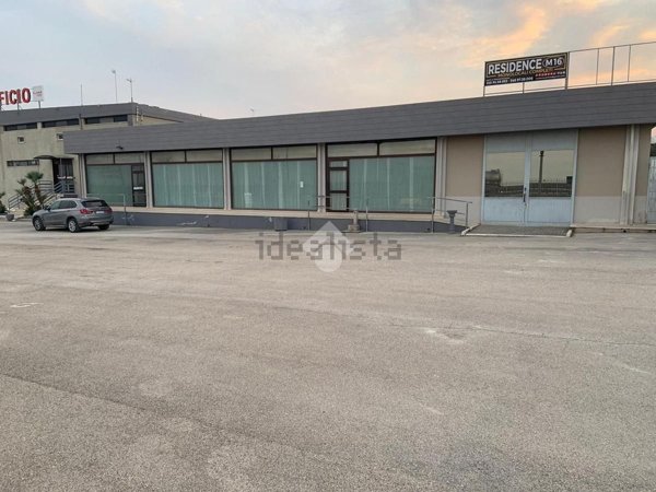 locale commerciale in affitto a Cerignola